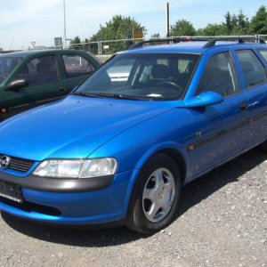 Vectra b 99 caravan sport edetion. x18xe noch orginal....