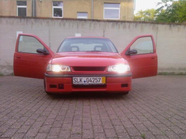 Angel Eyes, Vectra 2000 Schürze, Grill ohne Emblem, MHV von CSR, Wischerdüsen entfernt