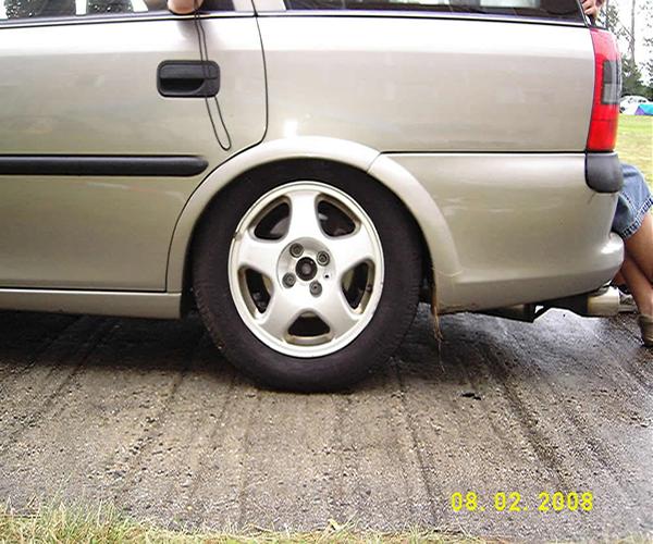 aufm treffen mit 8 leuten im auto