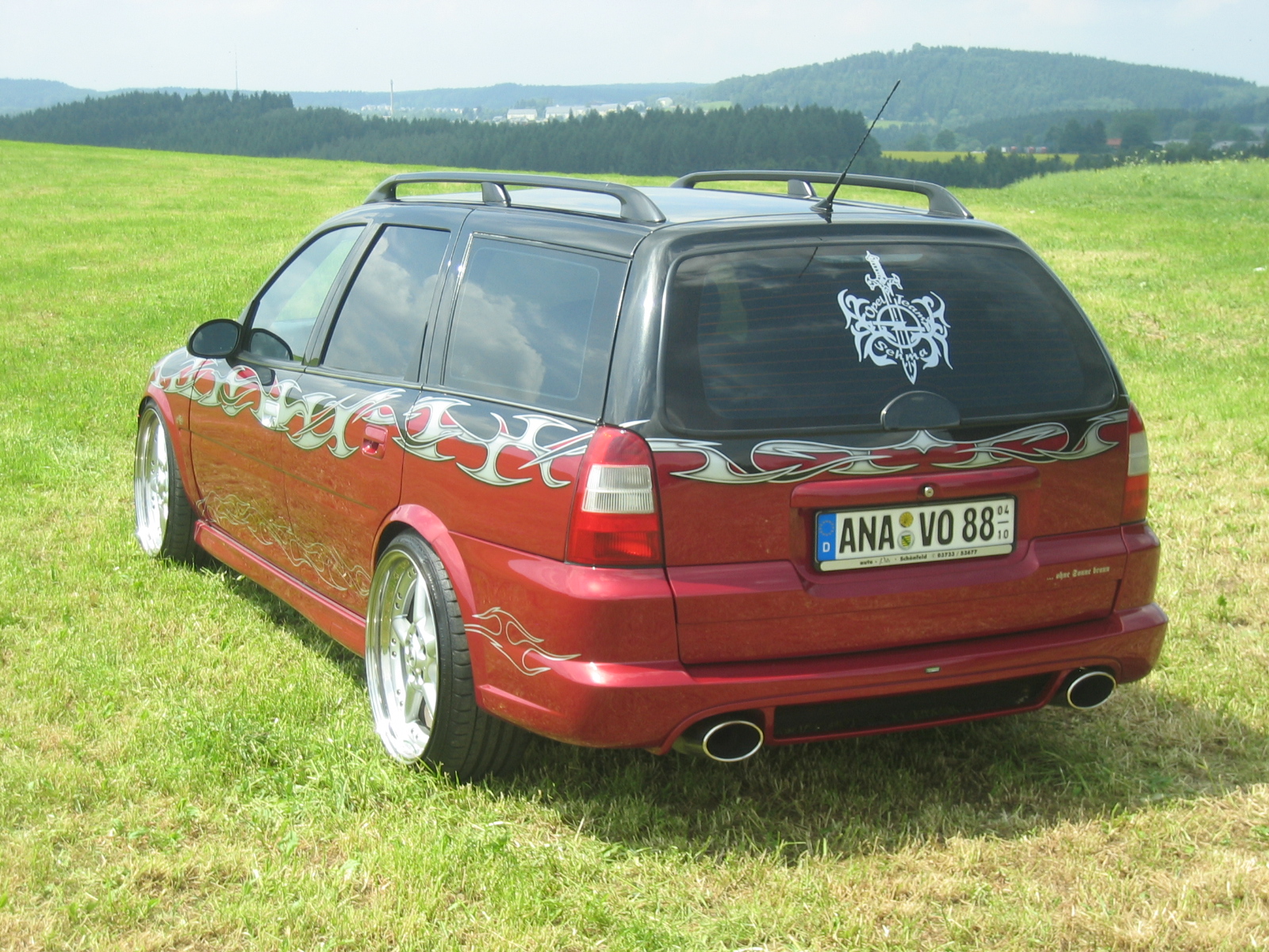 fotoshooting 052http://www.vectra-forum.eu/members/volvic/albums/luzifer-und-das-gruene-monster/30359-a/